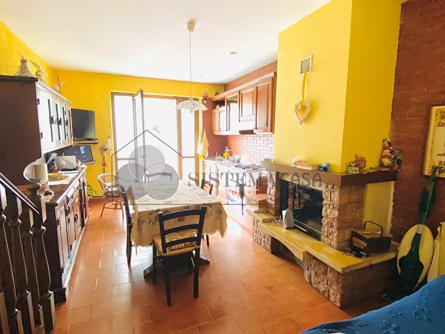 Immagine 6 di Villa in vendita  in Via 1º Maggio 12 a Follo