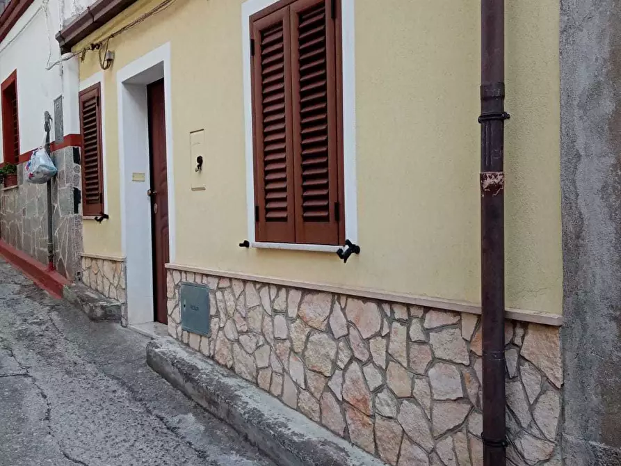 Immagine 1 di Casa bifamiliare in vendita  a Spezzano Albanese