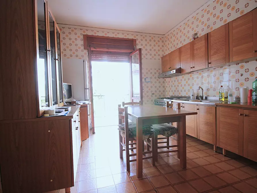Immagine 6 di Trilocale in vendita  in Via Zenone di Elea 49 a Napoli