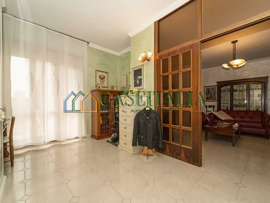 Immagine 19 di Quadrilocale in vendita  in Piazza Kennedy 17 a Beinasco