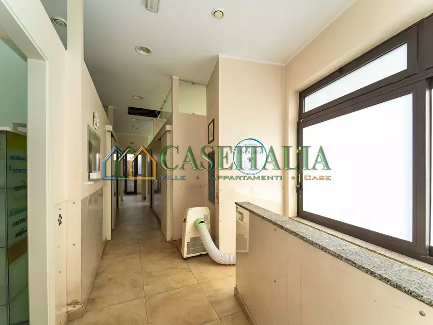Immagine 11 di Locale commerciale in vendita  in Via Cavour 46 a Alpignano