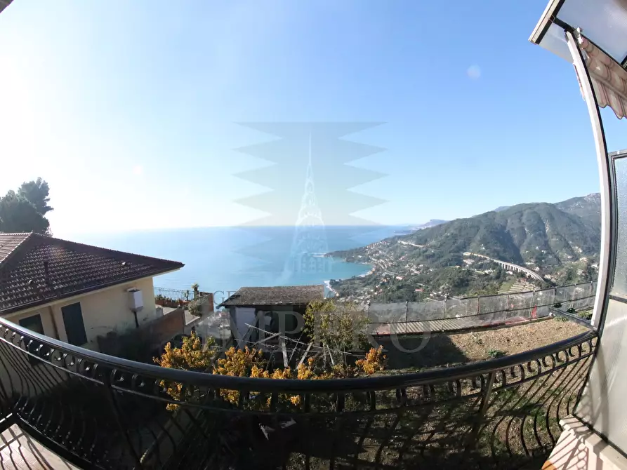 Immagine 2 di Villa in vendita  in Via Peidaigo 77 a Ventimiglia