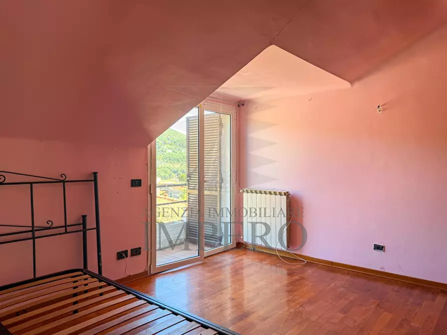 Immagine 9 di Pentalocale in vendita  in Località Gray 14 a Camporosso