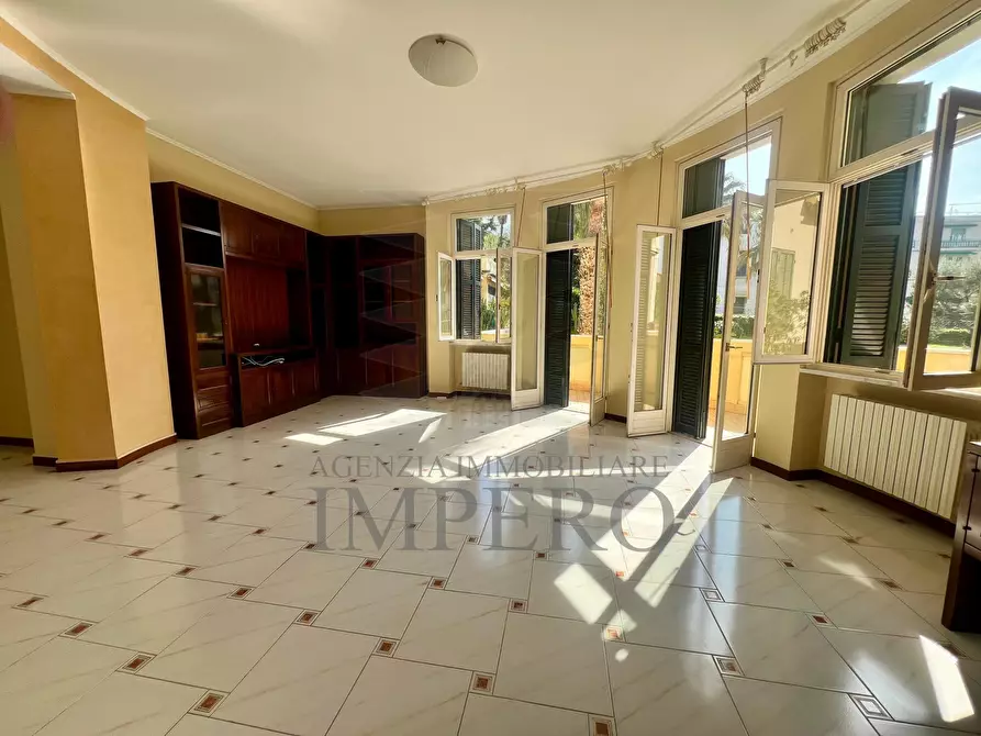 Immagine 3 di Quadrilocale in vendita  in Corso Italia 100 a Bordighera