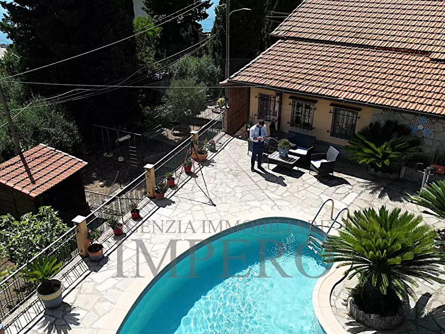 Immagine 3 di Villa in vendita  in Via delle Ginestre 8 a Ventimiglia