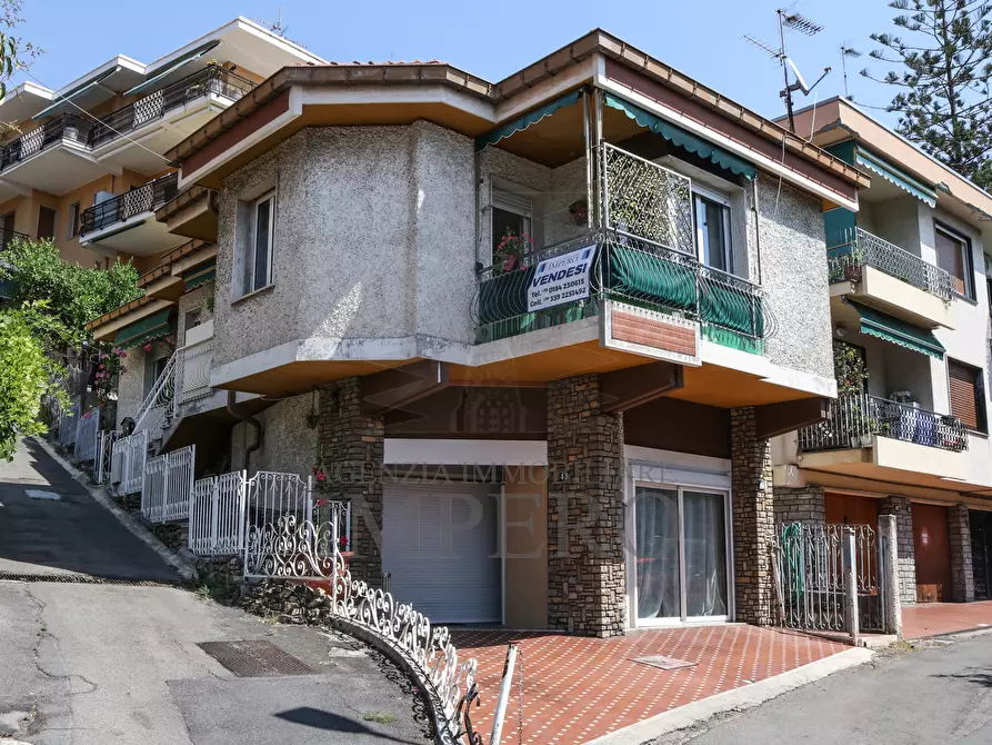 Immagine 41 di Casa indipendente in vendita  in Via Poggio Ponente 41 a Vallecrosia