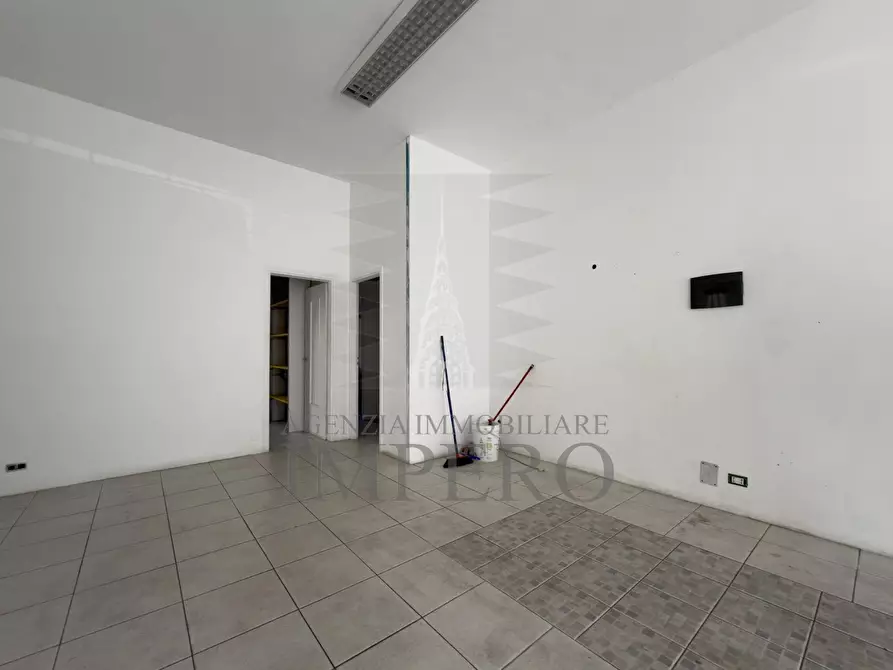 Immagine 4 di Locale commerciale in vendita  in Via Sottoconvento 59 a Ventimiglia