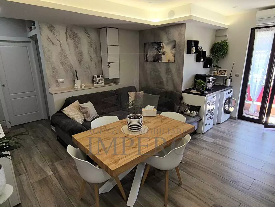 Immagine 2 di Pentalocale in vendita  in Via Tenda 4 a Ventimiglia