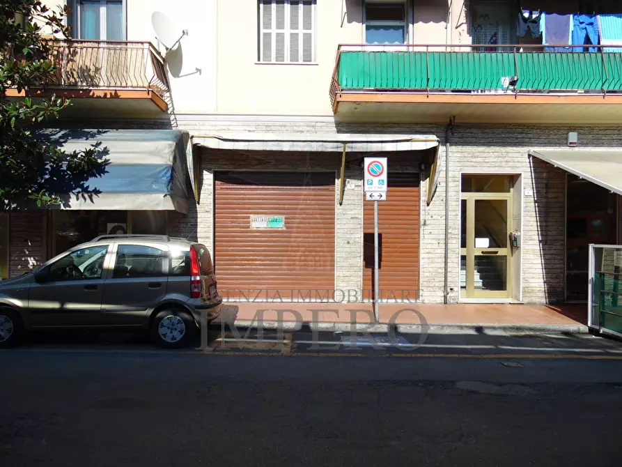 Immagine 1 di Locale commerciale in affitto  a Ventimiglia