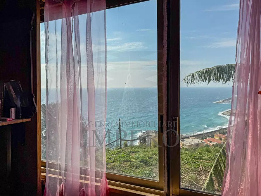 Immagine 10 di Villa in vendita  in Strada della Cava 18 a Bordighera