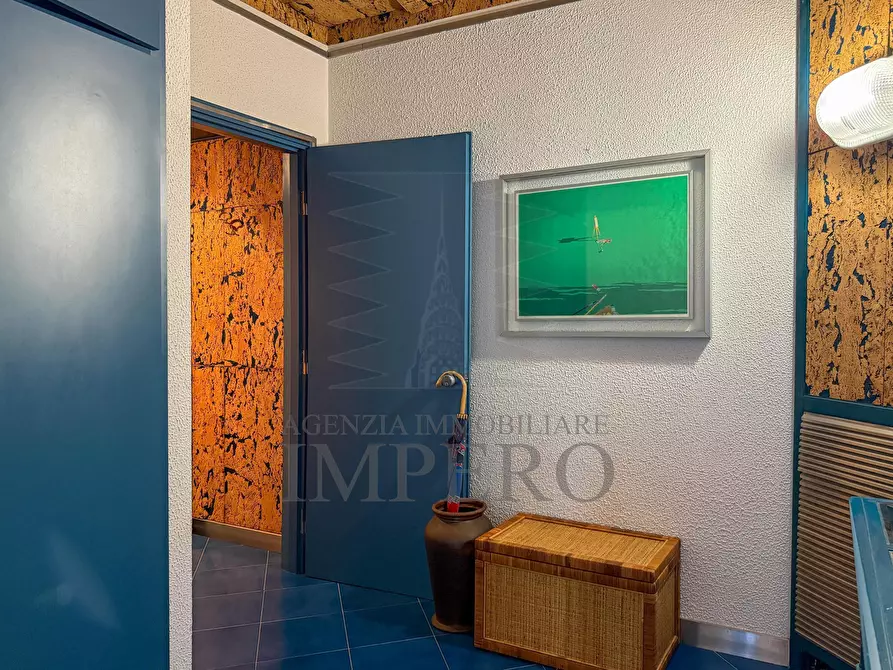 Immagine 14 di Pentalocale in vendita  in Corso Mentone 79 a Ventimiglia