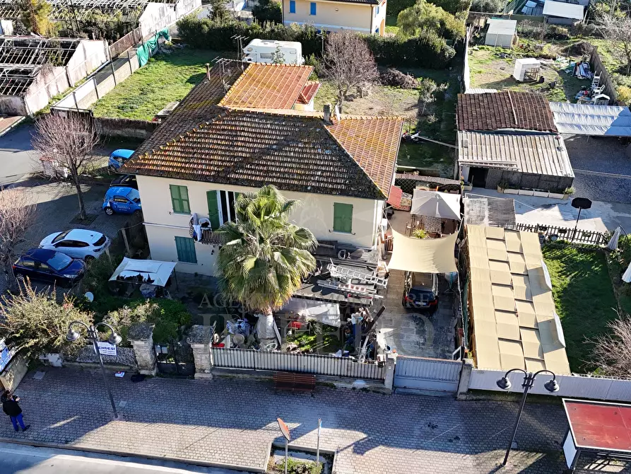 Immagine 26 di Bilocale in vendita  in Piazza Madonna 1 a Camporosso