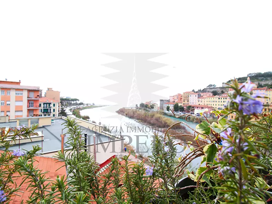 Immagine 21 di Quadrilocale in vendita  in Via Aprosio 2 a Ventimiglia
