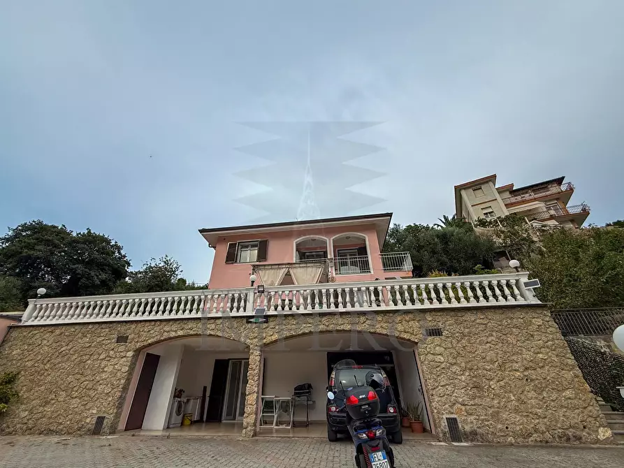 Immagine 33 di Villa in vendita  in Via del Commercio 1 a Camporosso
