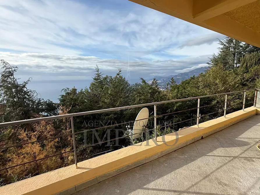 Immagine 1 di Bilocale in vendita  in Via Alpe Summa 5 a Ventimiglia