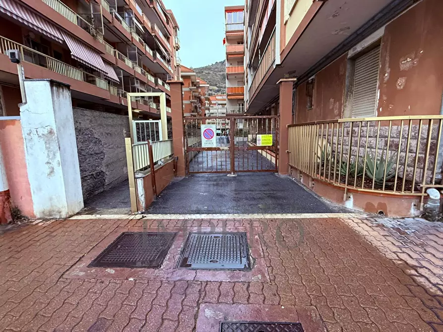 Immagine 16 di Garage in vendita  in Passeggiata Trento e Trieste 1 a Ventimiglia