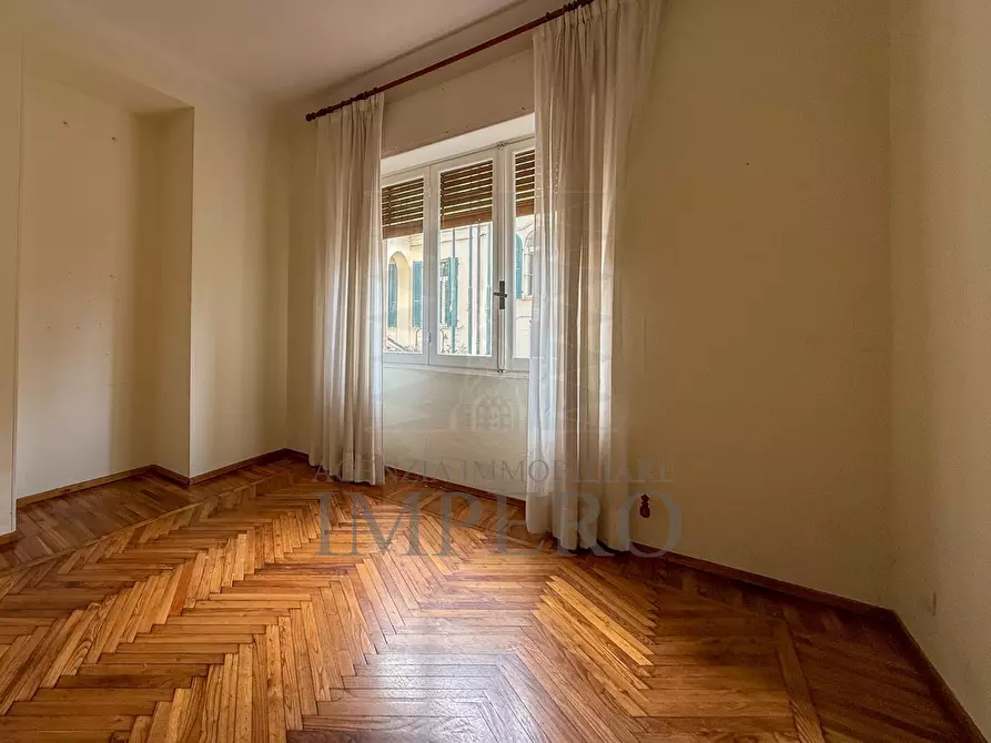 Immagine 3 di Quadrilocale in vendita  in Via 1º Maggio 60 a Bordighera