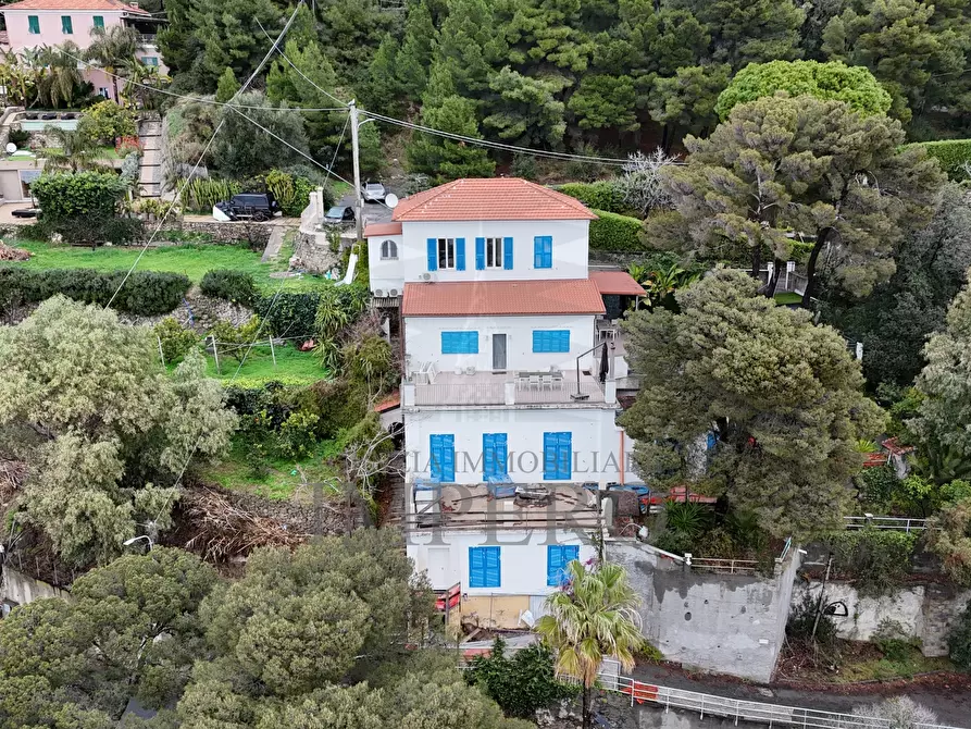 Immagine 8 di Villa in vendita  in Corso G. Verdi 16 a Ventimiglia