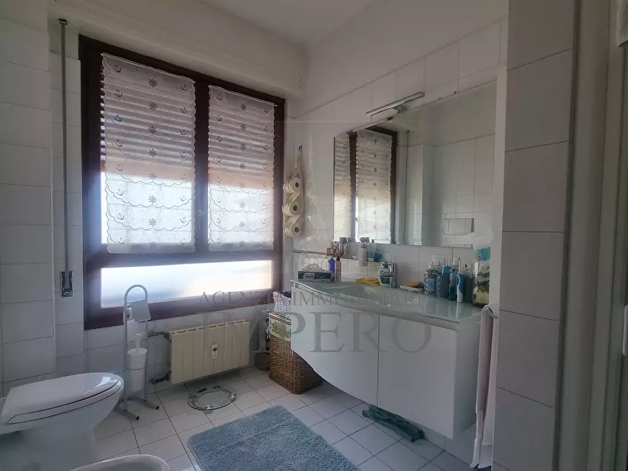 Immagine 22 di Quadrilocale in vendita  in Via Cornelio Tacito 2 a Ventimiglia