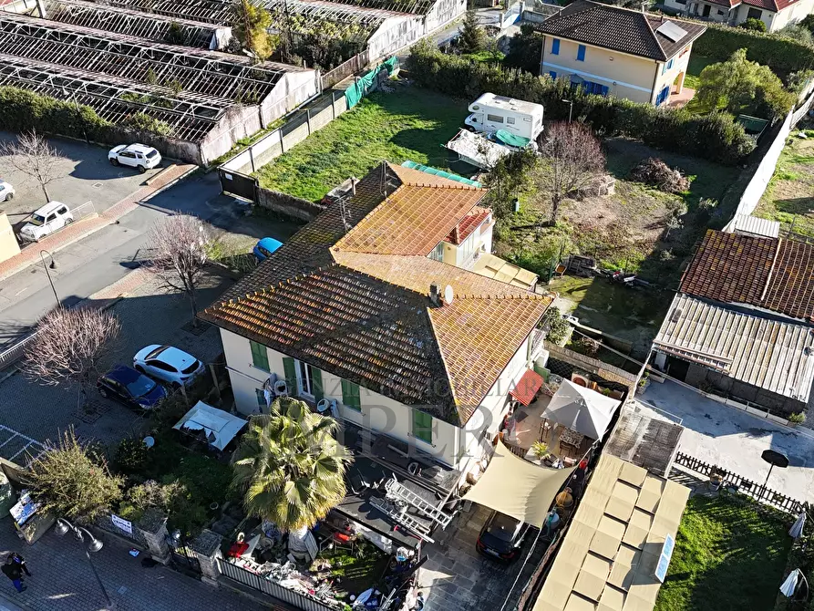 Immagine 22 di Bilocale in vendita  in Piazza Madonna 1 a Camporosso