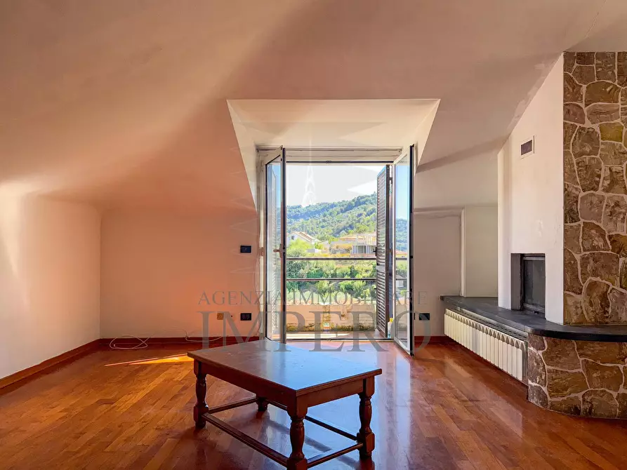 Immagine 14 di Pentalocale in vendita  in Località Gray 14 a Camporosso