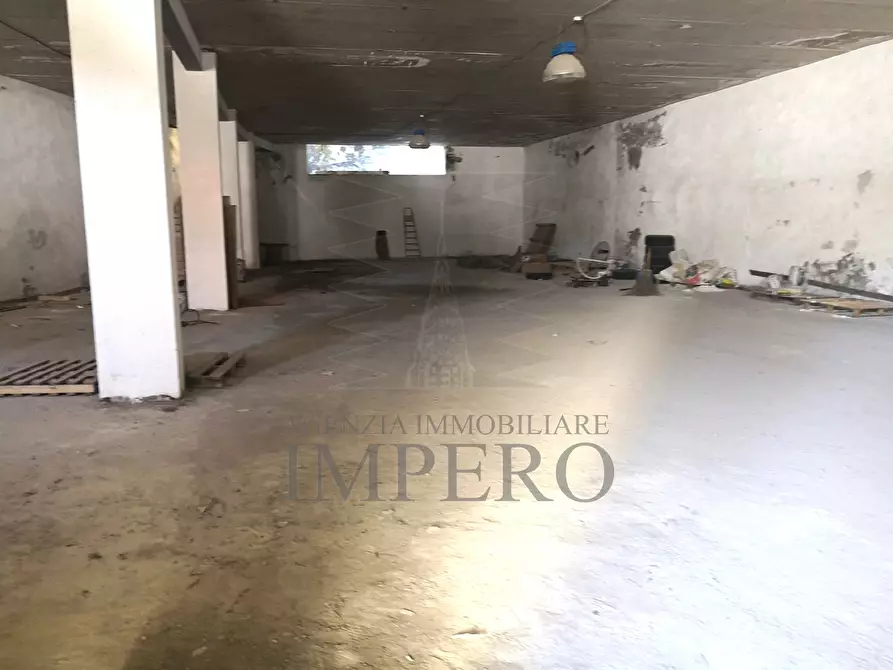 Immagine 3 di Magazzino in vendita  in Via Maneira SNC a Ventimiglia