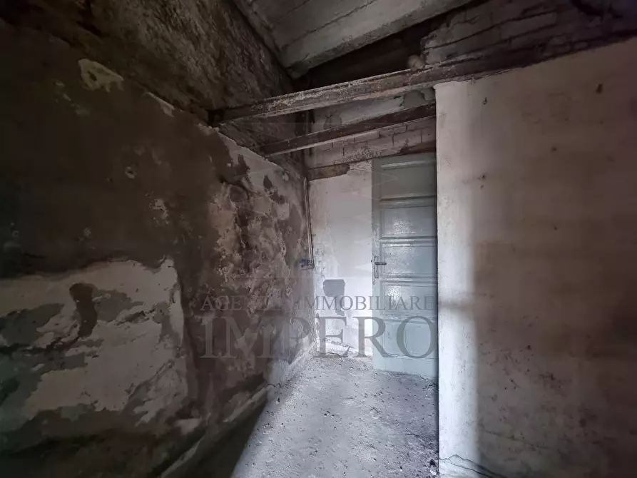 Immagine 10 di Magazzino in vendita  in Via Giovanni Trossarelli 14 a Ventimiglia