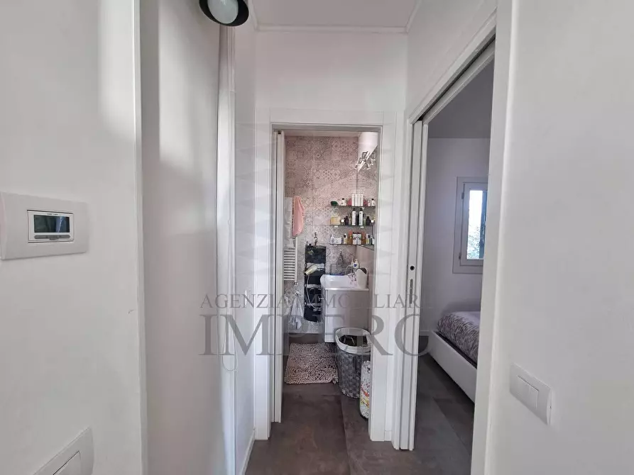 Immagine 14 di Bilocale in vendita  in strada degli olandesi 211 a Camporosso