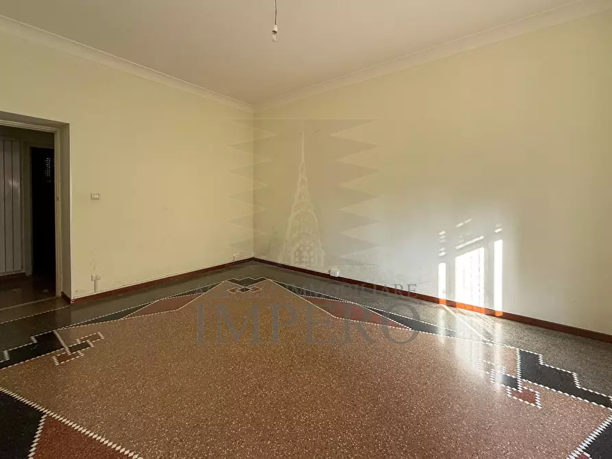 Immagine 11 di Quadrilocale in vendita  in Via 1º Maggio 60 a Bordighera