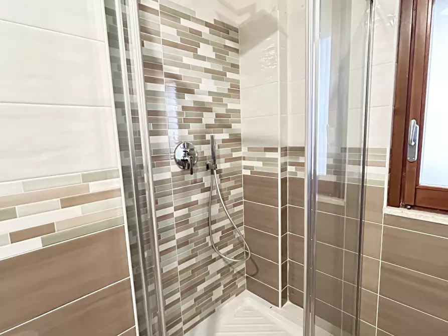 Immagine 16 di Quadrilocale in affitto  a Francavilla Al Mare