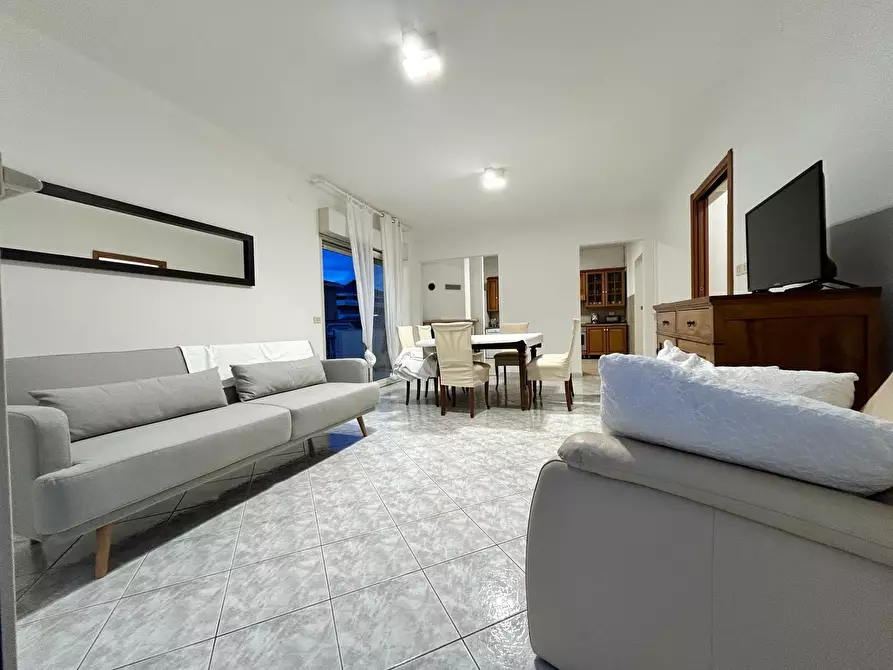 Immagine 3 di Pentalocale in affitto  in Viale Maiella 23/A a Francavilla Al Mare