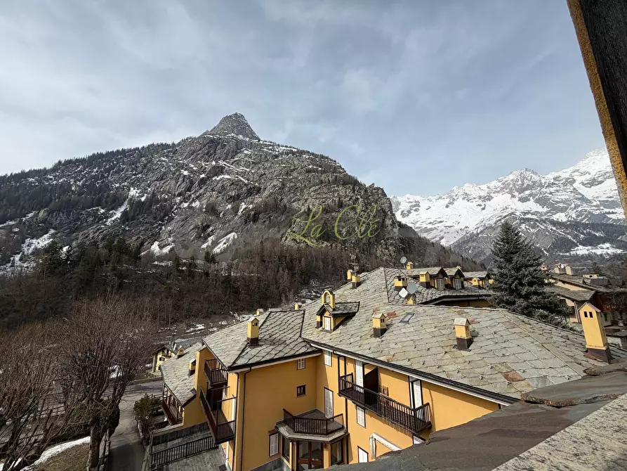 Immagine 16 di Bilocale in vendita  a Courmayeur