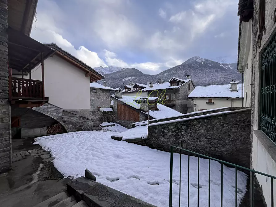 Immagine 30 di Trilocale in vendita  in Via Cesare Ollietti 13 a La Salle