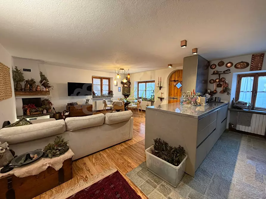 Immagine 14 di Trilocale in vendita  a Courmayeur