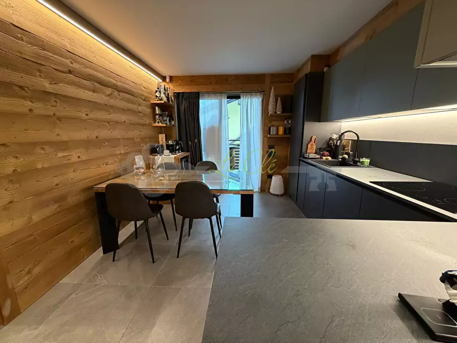 Immagine 6 di Trilocale in vendita  a Courmayeur
