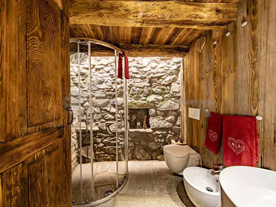 Immagine 13 di Baita in affitto  in Località Peuterey 15 a Courmayeur