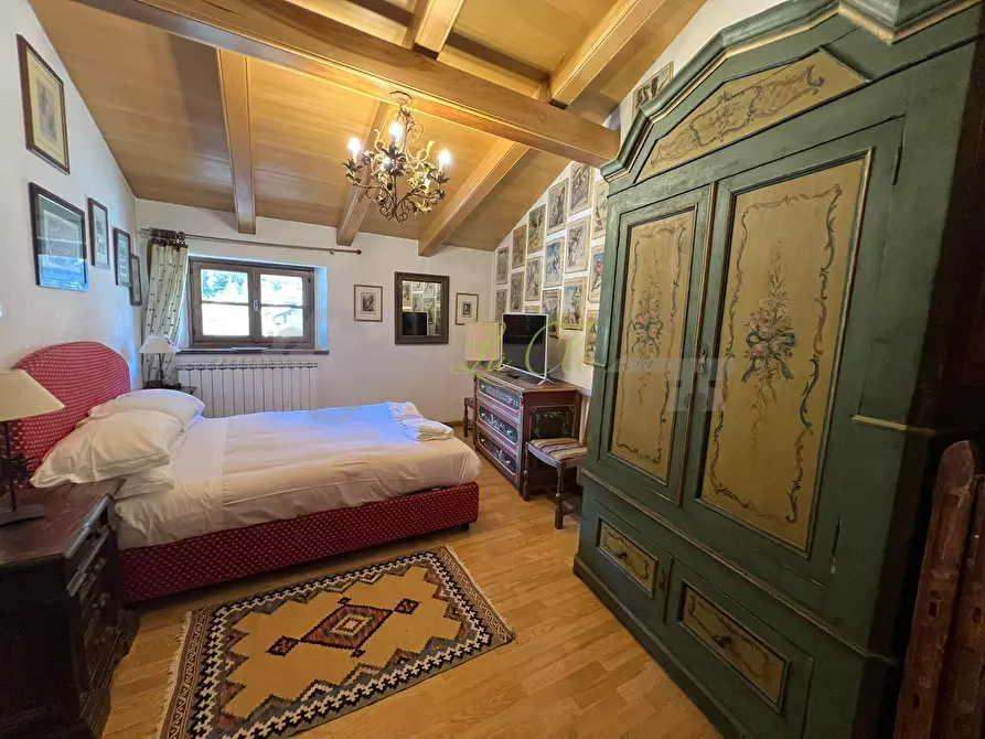 Immagine 9 di Quadrilocale in vendita  a Courmayeur