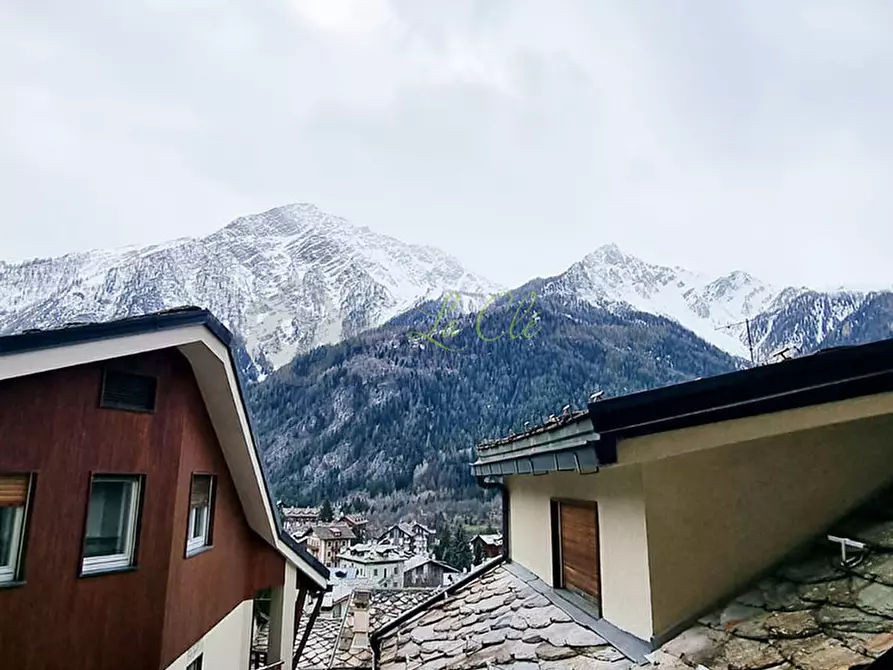 Immagine 21 di Quadrilocale in affitto  in Via Roma 10 a Courmayeur