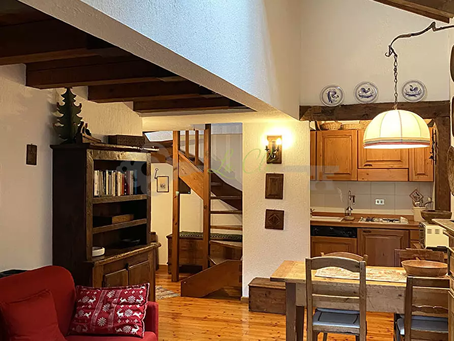 Immagine 1 di Trilocale in affitto  a Courmayeur