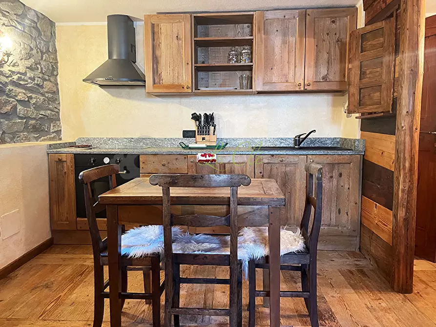 Immagine 5 di Bilocale in affitto  a Courmayeur