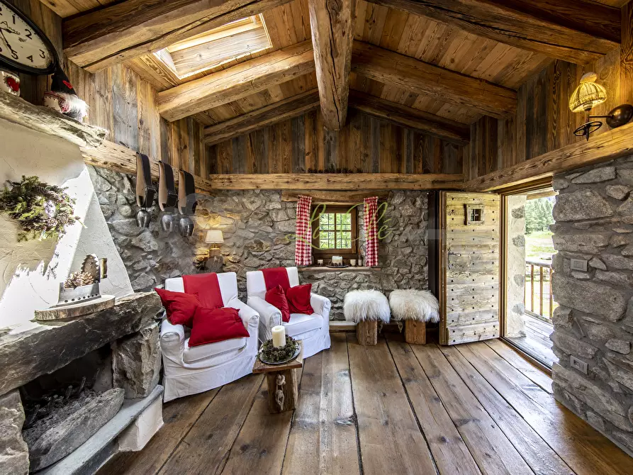 Immagine 1 di Baita in affitto  in Località Peuterey 15 a Courmayeur