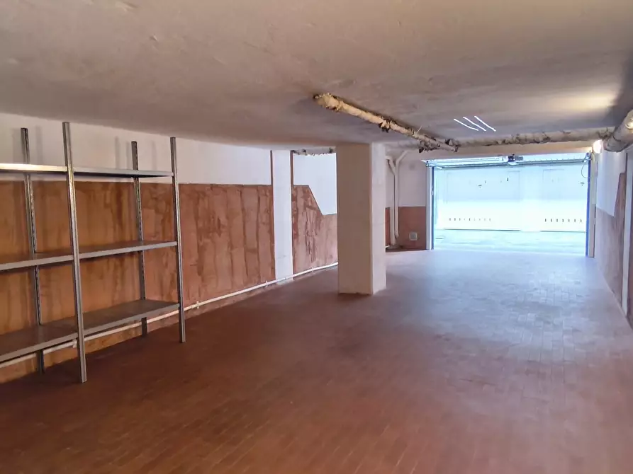Immagine 11 di Garage in affitto  in Viale del Sagittario Traversa B 8 a Modena