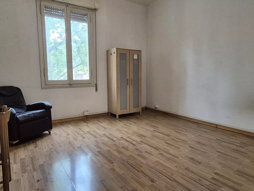 Immagine 4 di Trilocale in vendita  in Viale Raimondo Montecuccoli 4 a Modena