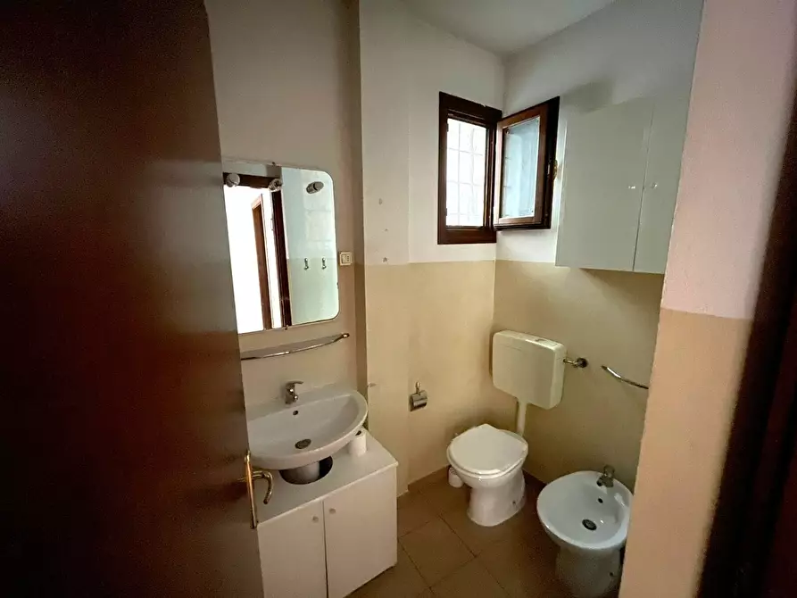 Immagine 10 di Bilocale in vendita  in Corso Adriano a Modena