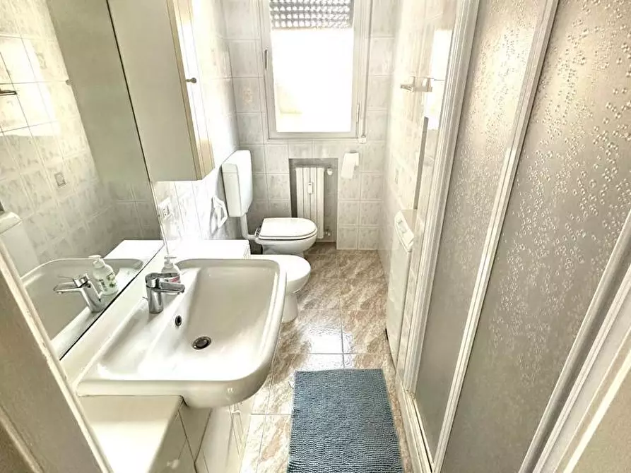 Immagine 10 di Stanza singola in affitto  a Modena