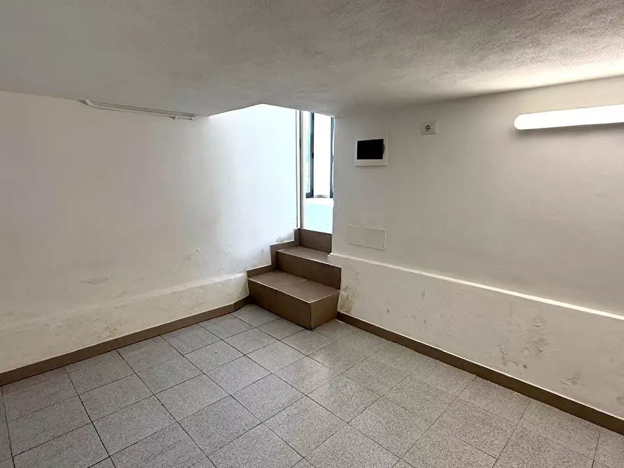 Immagine 4 di Locale commerciale in affitto  a Rovigo