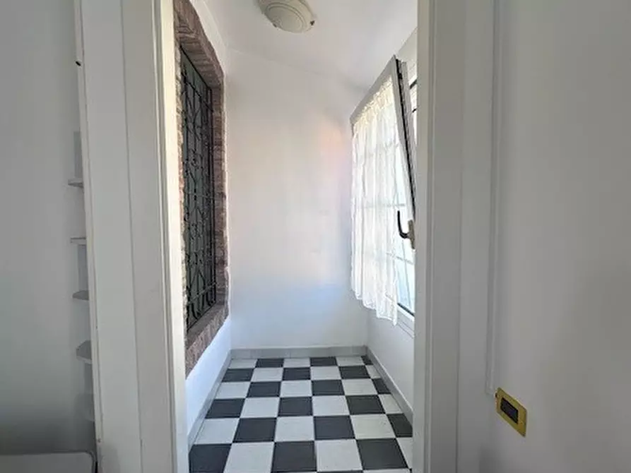 Immagine 9 di Casa indipendente in vendita  a Rovigo