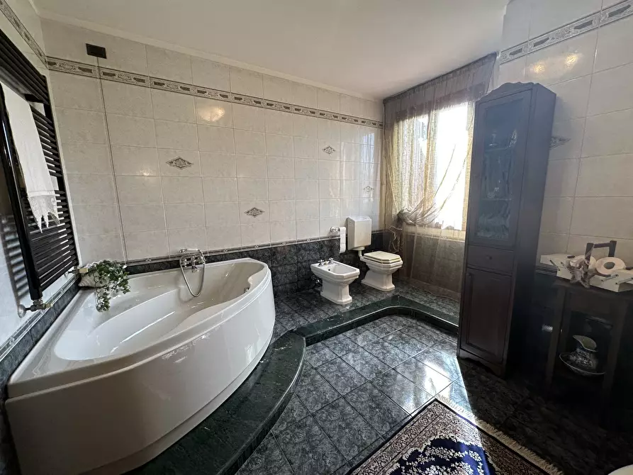 Immagine 11 di Villa in vendita  in Viale dei Mille a Rovigo