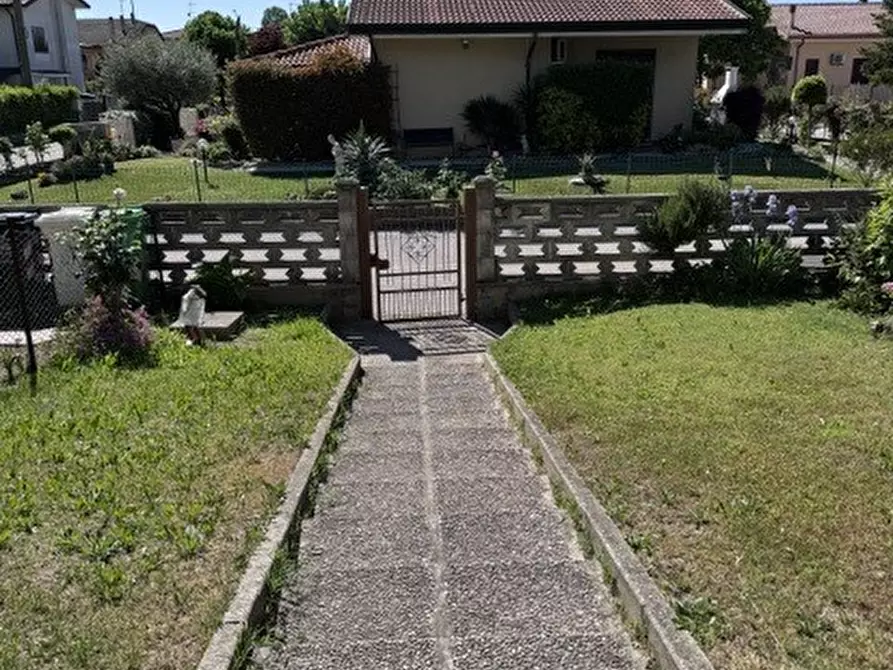 Immagine 9 di Trilocale in affitto  a Villadose