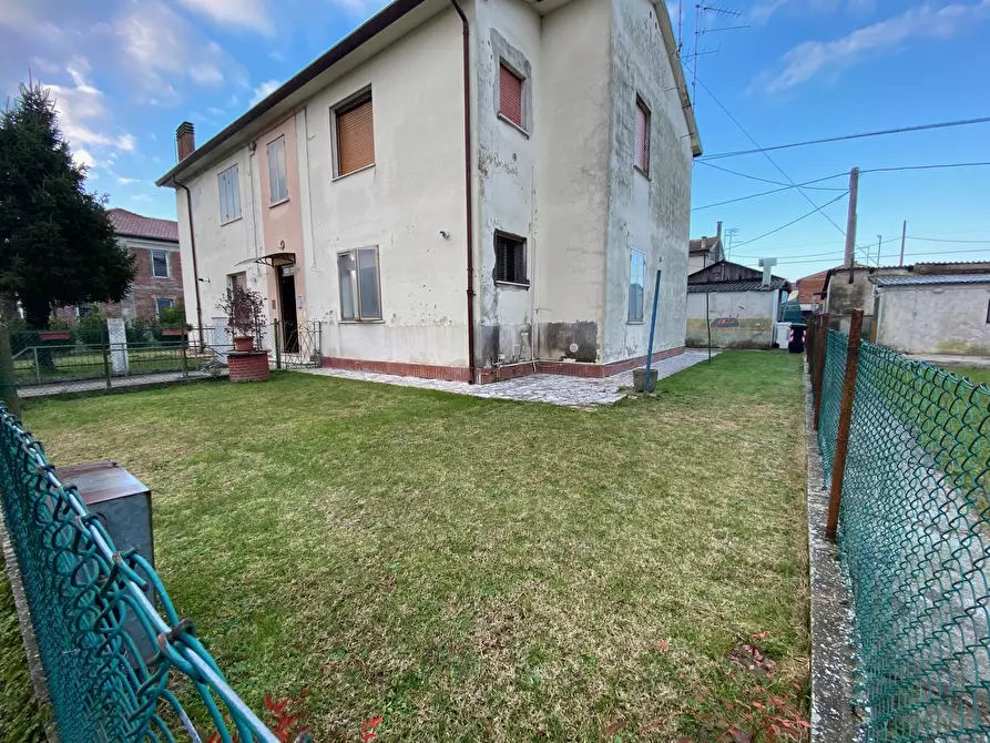 Immagine 10 di Bilocale in vendita  in via roma a Guarda Veneta